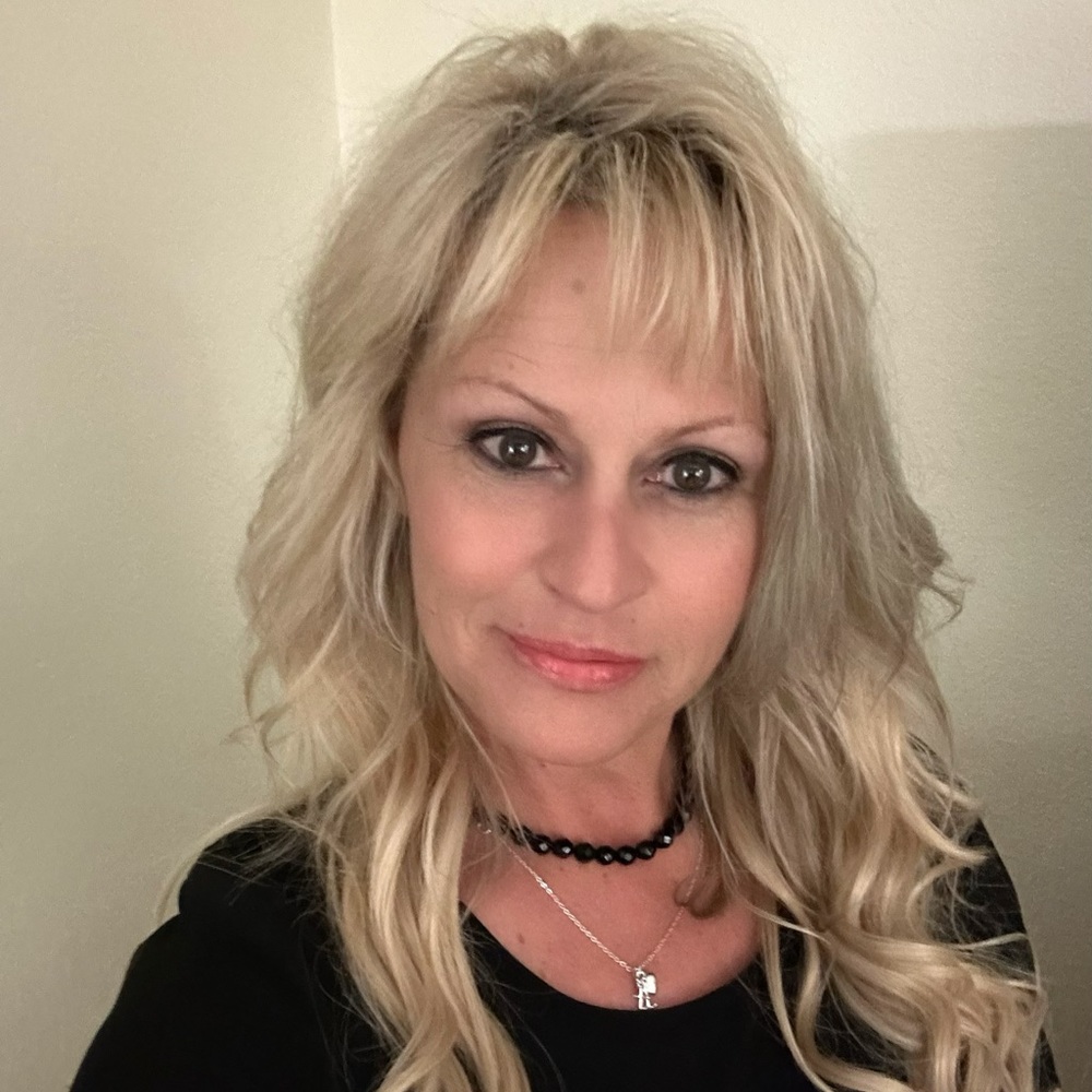 Meet your Posher, Suzie